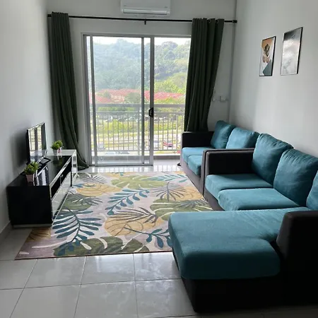 Danau Homestay Bandar Puncak Alam Exterior photo