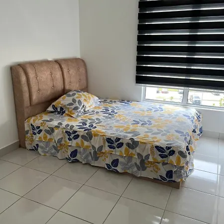Danau Homestay Bandar Puncak Alam Exterior photo